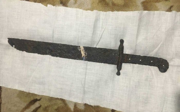 За 30 тисяч гривень продають меч, який приносить хвороби. ФОТО