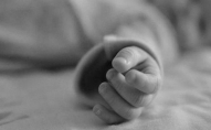 Родина тиждень тримає тіло померлого немовляти вдома і відмовляється ховати