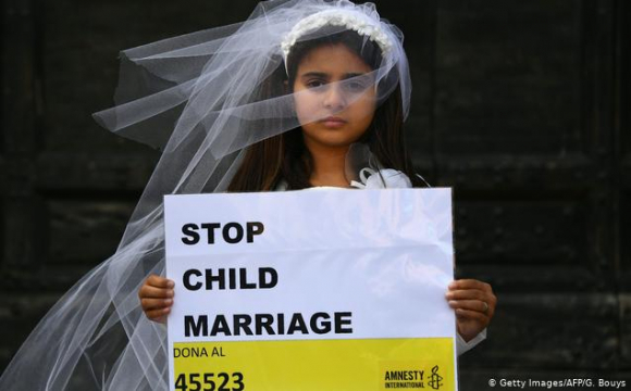 Пандемія збільшує кількість дитячих шлюбів