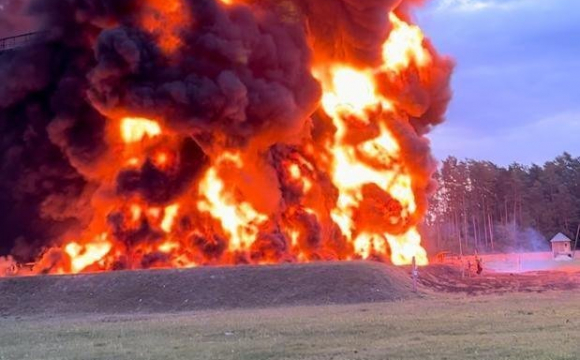 У прокуратурі показали наслідки обстрілу нафтобази у Рівненській області. ФОТО