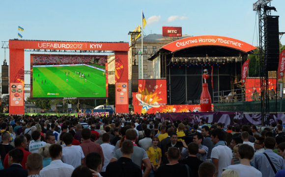 У Луцьку під відкритим небом може з'явитися фан-зона для перегляду матчів Євро-2020