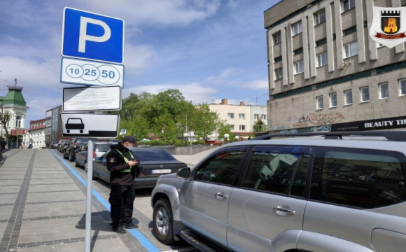 Де у Луцьку з'являться нові платні парковки та коли запрацює мобільний додаток для сплати