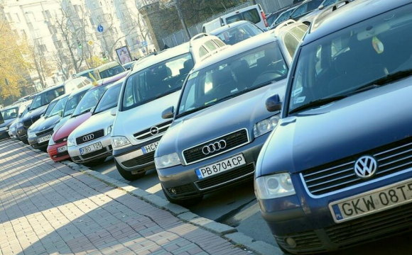 Вартість розмитнення легкових автомобілів в Україні хочуть зменшити на 30%