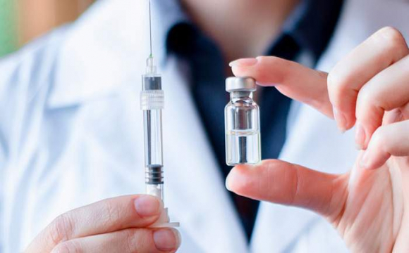 Вакцинація в Україні розпочнеться вже в січні?