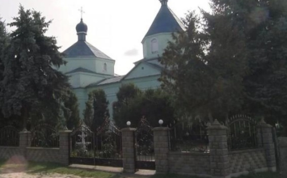На заході України у церкві, яка перейшла до ПЦУ, побилися парафіяни