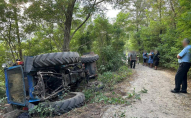 У селі чоловіка затисло кабіною від трактора: він загинув на місці