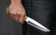 Біля школи чоловік із ножем пограбував трьох дітей
