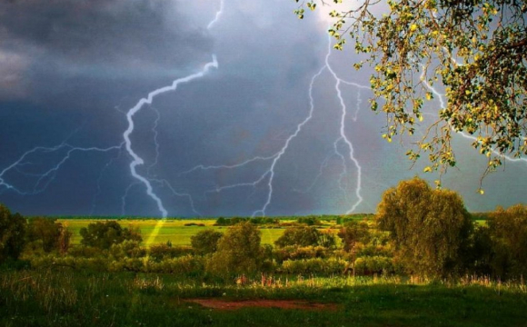 На заході України оголосили штормове попередження: І рівень небезпеки