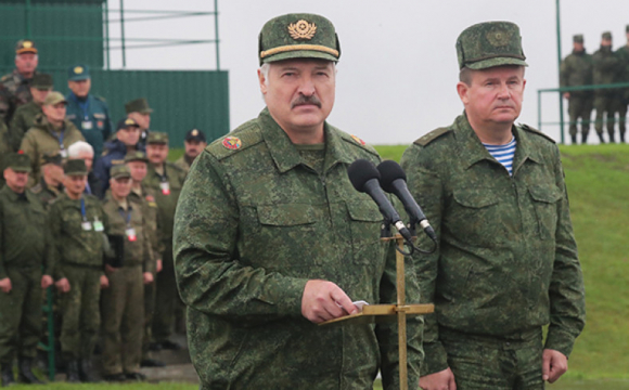 Білорусь відпрацьовує на навчаннях створення ударних угруповань - Генштаб