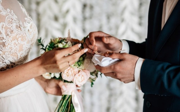 Не з'явилися - платіть: молодята виставили гостям рахунок за весілля. ФОТО