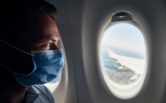 За відмову правильно надіти маску: пасажира літака оштрафували на 10 тисяч 