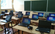 Українським вчителям закупили більше ноутбуків, ніж планувалося