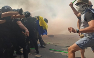 У Києві під час акції відбулася сутичка між активістами та правоохоронцями: є поранені. ФОТО