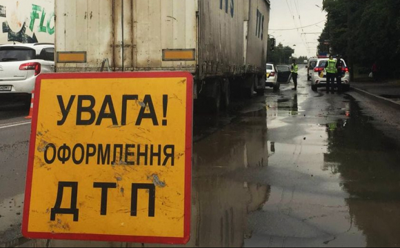 У Луцьку смертельна ДТП: вантажівка наїхала на пішохода