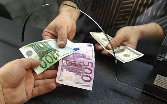 Курс долара та євро суттєво зріс