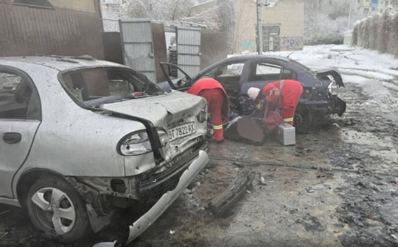 Росіяни обстріляли автостоянку в українському місті: є загиблі