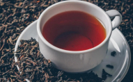 Скільки чашок чаю потрібно випивати за день, щоб уповільнити старіння