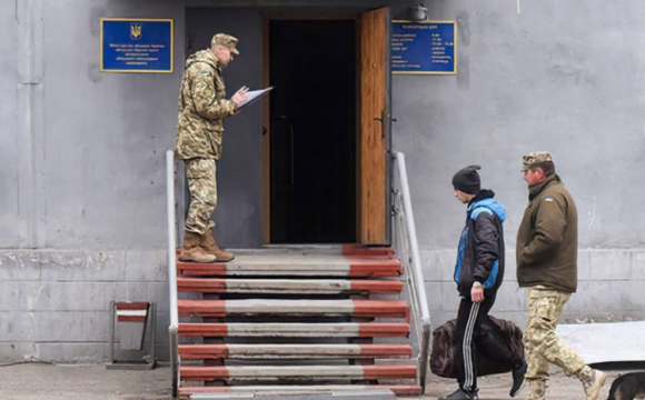 Українцям по-новому будуть вручати повістки: які проблеми виникнуть