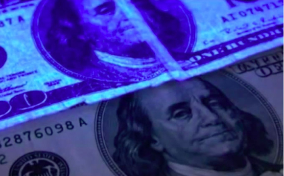 В Україні помітили фальшиві долари та євро: названі небезпечні купюри