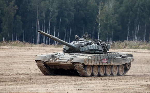 Українські морпіхи знищили танк окупантів. ВІДЕО