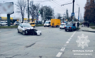В Луцьку сталася ДТП: на повороті не розминулись ВАЗ і Рено