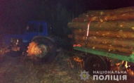 На Волині затримали вантажівку і трактор з незаконною деревиною. ФОТО