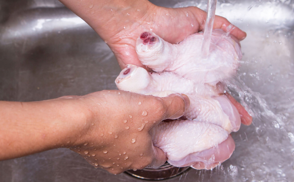 Які продукти шкідливо мити перед приготуванням