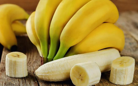 Чому варто їсти банани щодня