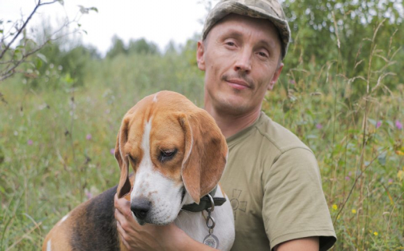 Собака рятує українських військових від обстрілів та ракет. ВІДЕО