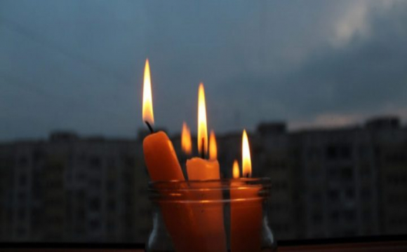 Сьогодні по всій Україні вимикатимуть світло