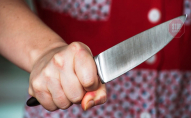У Рівному 2-річний син штрикнув ножем матір