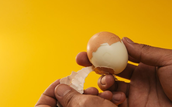 Чи можна їсти переварені курячі яйця