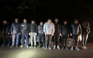На заході України двоє таксистів намагалися вивезти 8 чоловіків за кордон