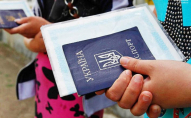 Знищуємо штамп та «папірчик»: в Україні скасовують прописку у паспортах