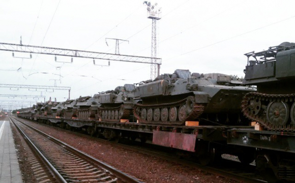 Рф перекидає до Білорусі військових та 170 танків