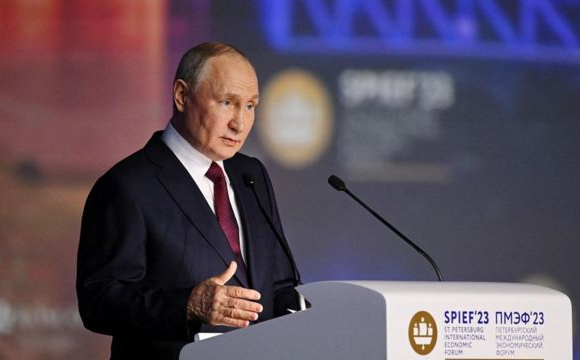 Путін шукає способи вивести війська рф з України: що це означає