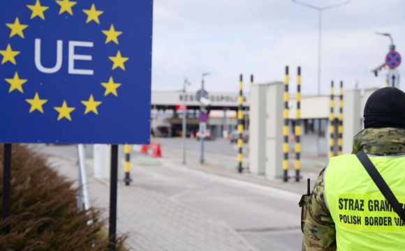 До країн ЄС посилять правила в'їзду: що варто знати українцям