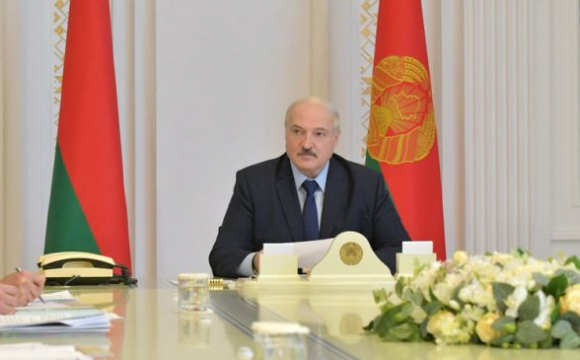 Лукашенко терміново зібрав нараду з військових та силовиків