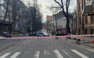 У центрі Києва виявили підозрілий предмет: рух вулицею перекрито