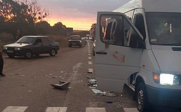 Окупанти розстріляли мікроавтобус з українцями: є загиблі