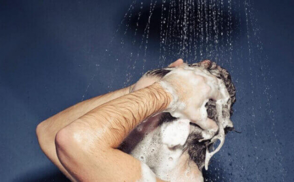Чоловіки зізнались, яку частину тіла не миють взагалі