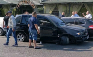 На Волині BMW на шаленій швидкості влетів у припарковані авто. ФОТО/ВІДЕО