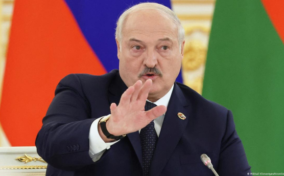 Лукашенко підіргрів чутки про свою хворобу: що сталося