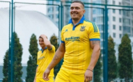 Олександр Усик став футболістом
