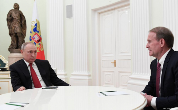 Підвісять за ноги або відправлять до «ДНР»: експерт розповів, навіщо Путіну обмін кума Медведчука