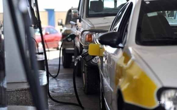 В Україні заборонять авто на бензині, що робити?