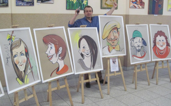 Волинський художник презентував виставку шаржів
