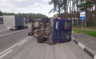 На Волині зіткнулися бус і авто: від удару причіп відлетів на кілька метрів