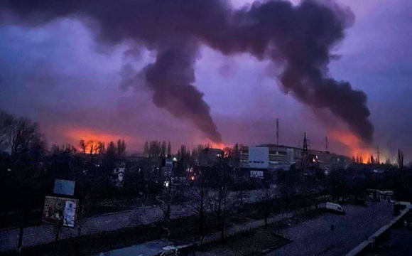 У Миколаєві прогриміли потужні вибухи