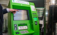 Гроші не видає, але списує: як працюють банкомати ПриватБанку